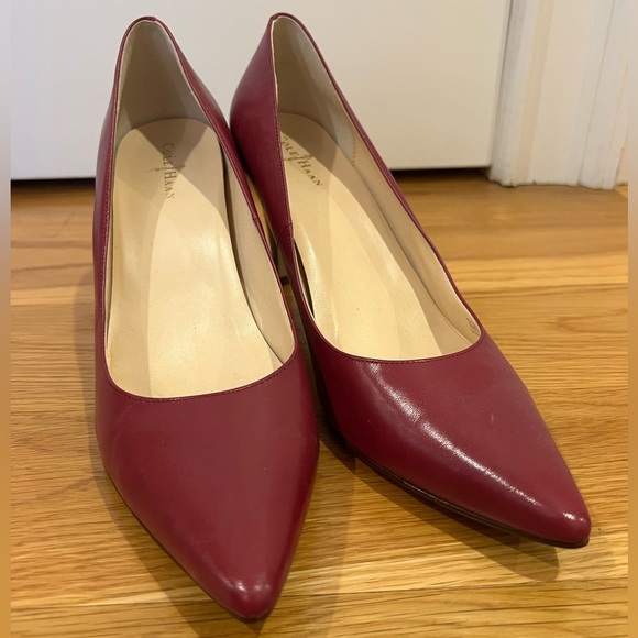 Pretty cole haan shoes in excellent used condition! - Picture 3 of 9